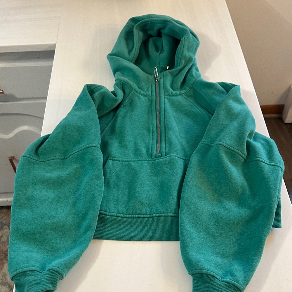 Lululemon 1/4 zip scuba